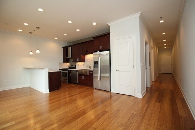 Photo - 1609 W Warren Blvd Unit 216