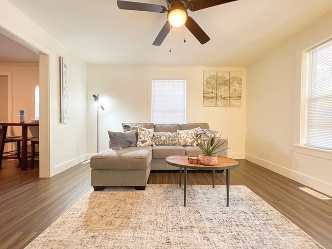 Building Photo - 206 Tremont Ave Unit ID1234790P