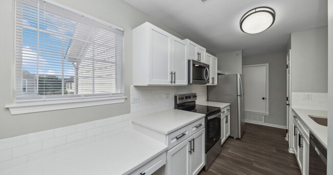 Building Photo - Stratford Green