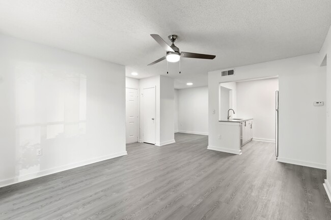 Photo - Avana Lakeview