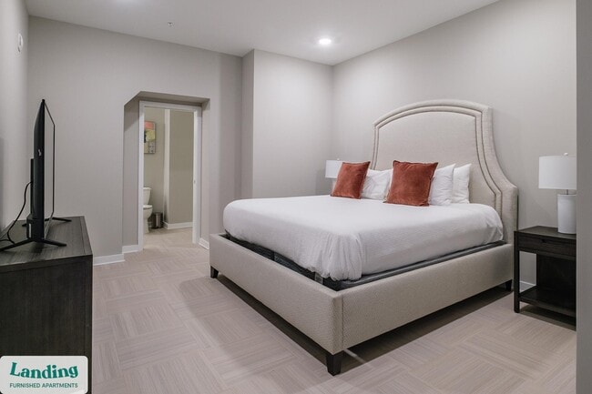 Photo - 600 19th St N Unit 604