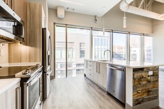 Building Photo - Nobe Market