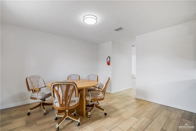 Photo - 819 S 16th St