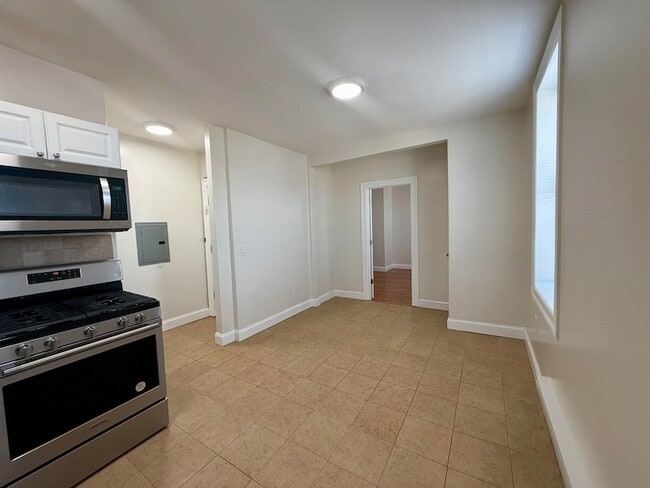 Photo - 7222 Broadway Unit 6