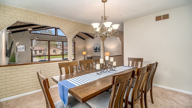 Photo - 886 Arthur Dr Unit ID1285093P