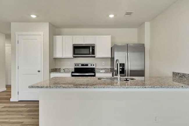 Photo - 576 Fox Den Cir