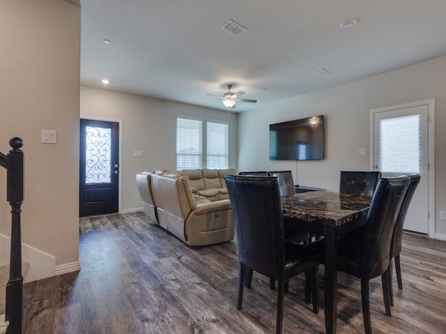 Photo - 4107 Bullwhip Creek Ln