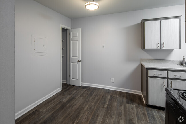 1BR, 1BA - 650SF - Dining Room - The Vale Apartments