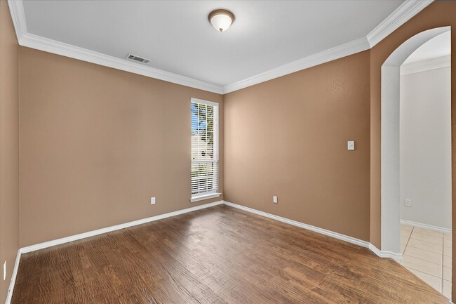 Photo - 3828 Confidence Dr