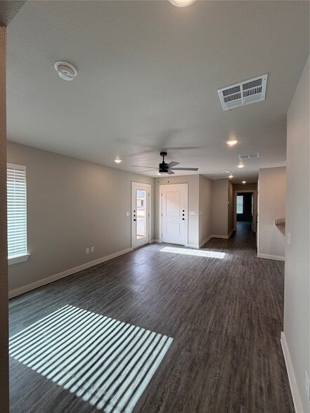 Photo - 3010 Glennster St