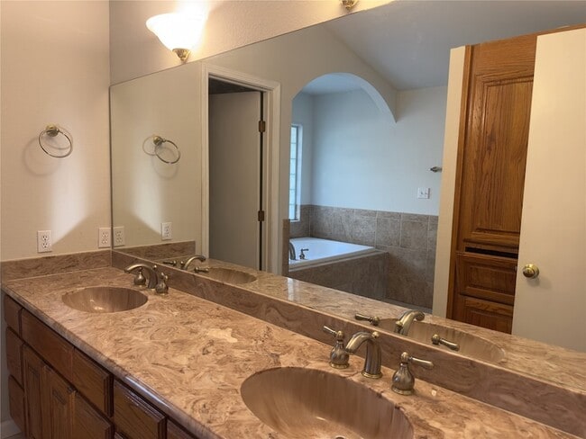 Photo - 2614 W Newton Cir