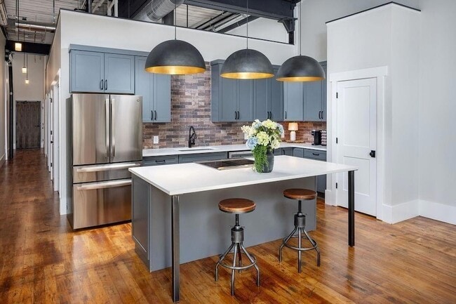 Building Photo - 200 Barrett St Unit 305