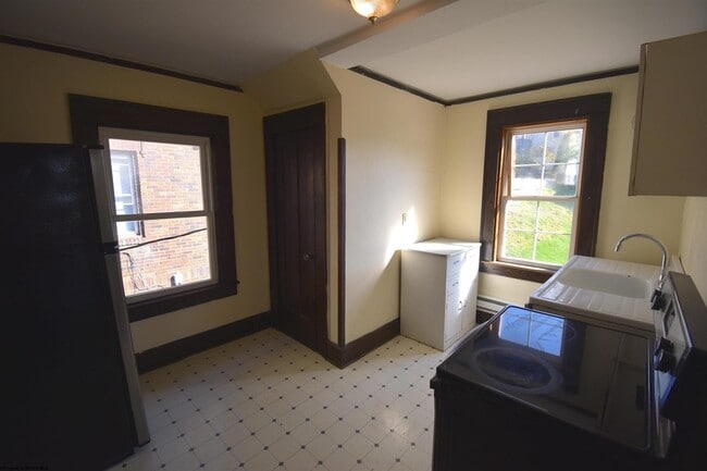 Photo - 662 Spruce St