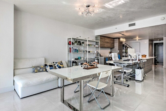 Building Photo - 3131 NE 7th Ave Unit ID1307143P