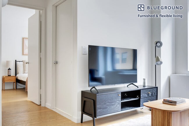 Photo - 255 W 94th St Unit FL10-ID686