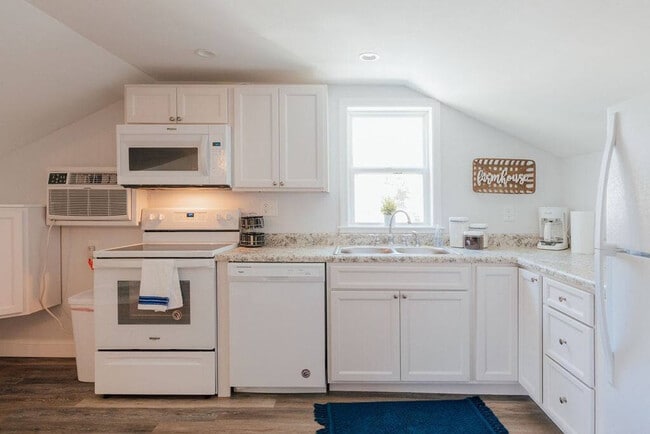 Photo - 905 Hill St Unit ID1397964P