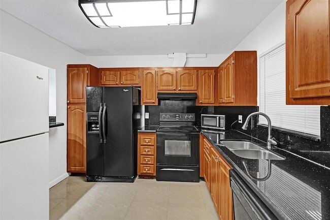 Photo - 5140 SW 40th Ave Unit 23C