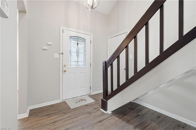 Photo - 1329 Thamesford Dr