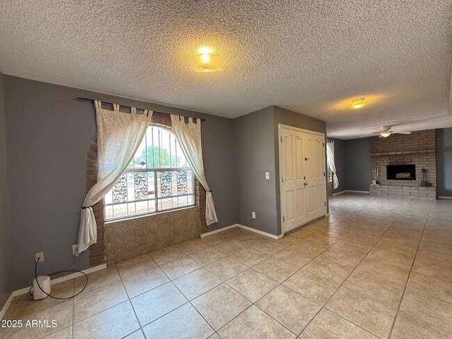 Photo - 2535 E Maryland Dr