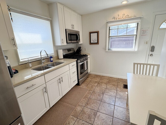 Photo - 319 S Porter St Unit ID1328988P