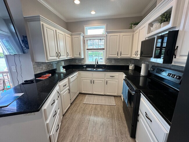 Photo - 404 Nettles Blvd Unit SI ID1537518P