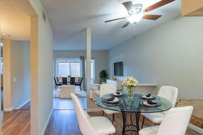 Photo - Riverside Gardens