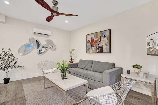 Building Photo - 3020 Seville St Unit SI ID1503987P