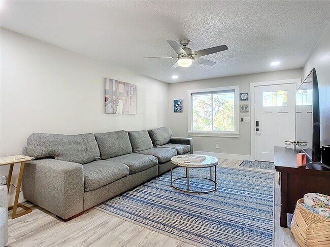 Photo - 2309 Saxon Dr