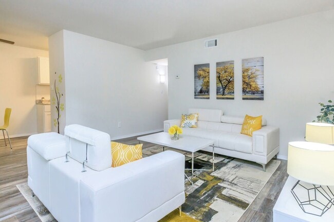 Photo - TANGLEWOOD APARTMENTS