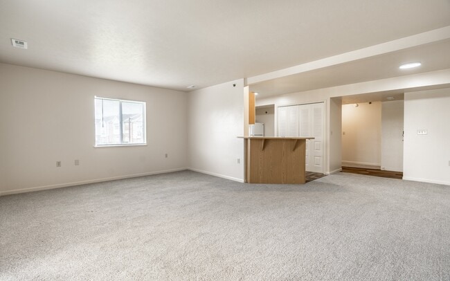 Photo - Huntington Cove Apartments