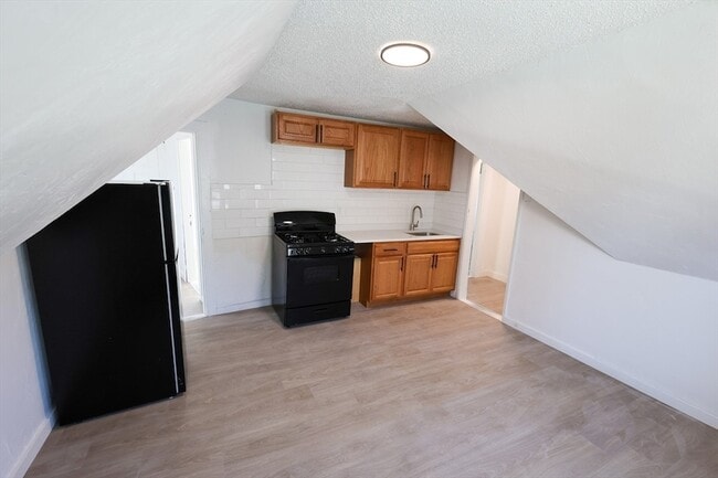 Photo - 8 Colonial Ave Unit 3
