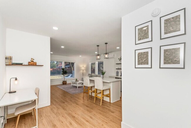 Photo - 102 Lockwood Dr Unit SI ID1609782P