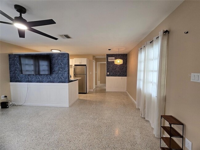Photo - 5712 Dartmouth Ave N