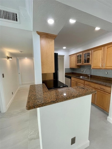 Photo - 1515 E Broward Blvd Unit 124