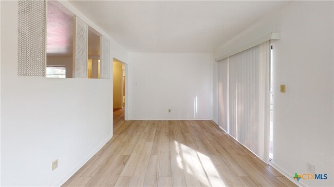 Photo - 1102 S Ann Blvd