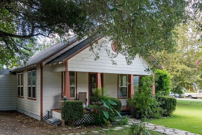 Building Photo - 9835 Willow Creek Commerce Dr