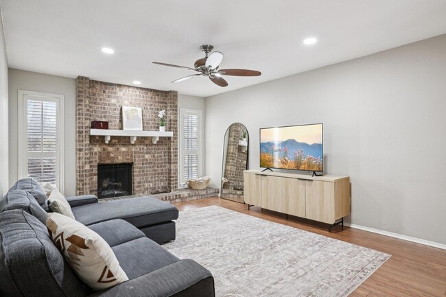 Building Photo - 4159 Steck Ave Unit 240