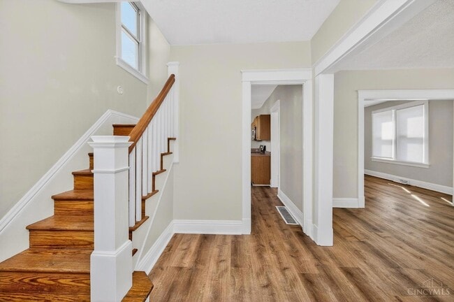 Photo - 1007 W Loveland Ave