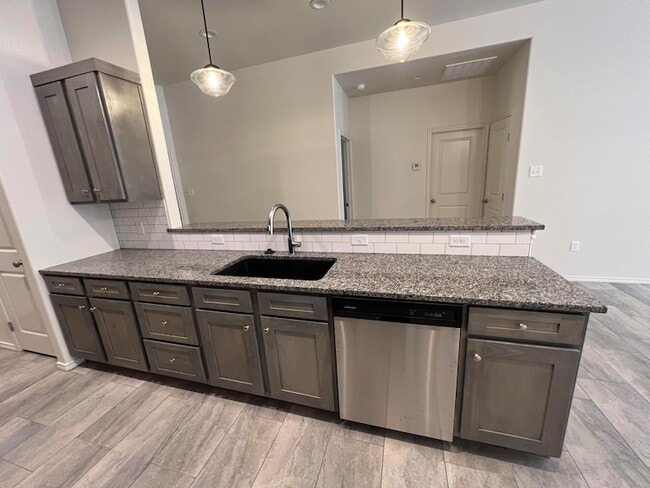 Photo - 1128 N 7th St