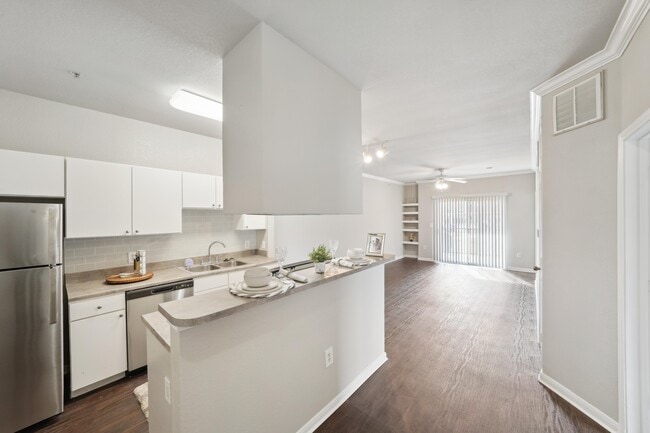 Photo - Falcon Lakes