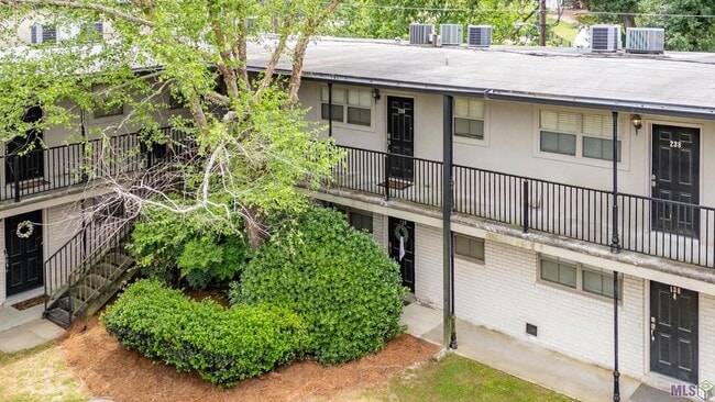 Building Photo - 1290 Park Blvd Unit 239