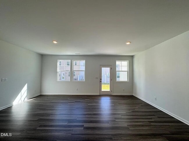 Photo - 205 Lily Patch Ln