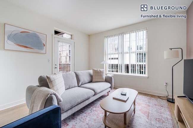 Building Photo - 11000 NE 10th St Unit FL2-ID978