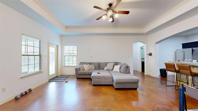 Photo - 413 Hayes Ln