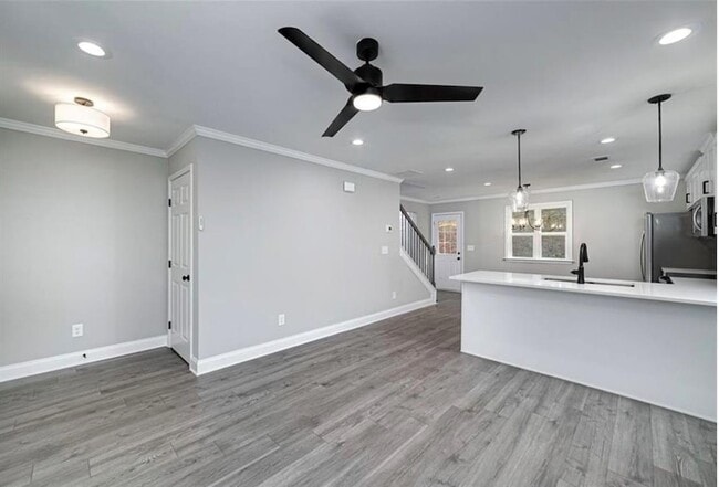 Photo - 6290 Akins Way