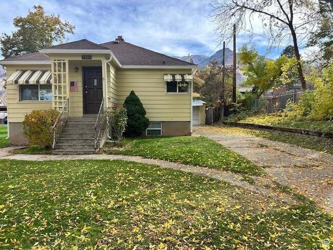 Building Photo - 3580 Van Buren Ave