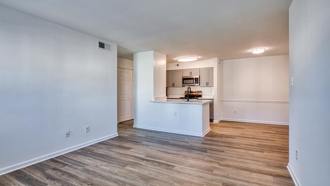 Photo - Latitudes Apartments