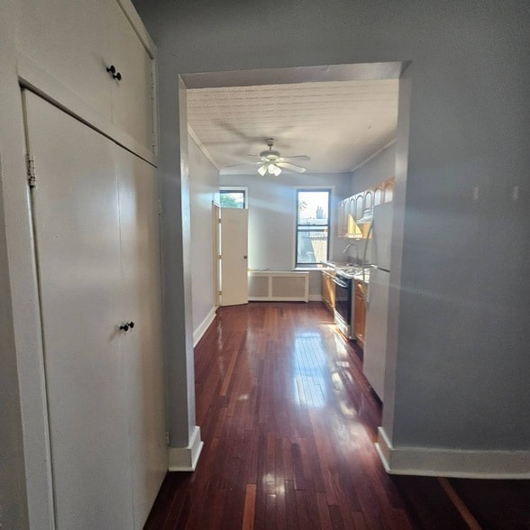 Photo - 59-28 56th St