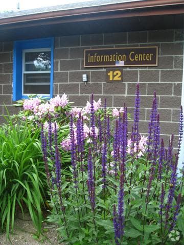 Information Center - Brook Bridge Apartments