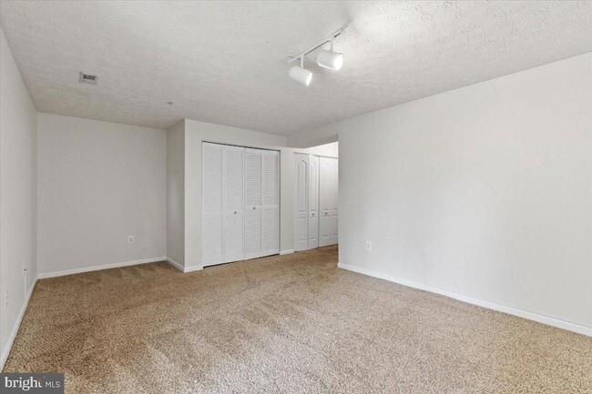 Photo - 2562 Woodland Pl